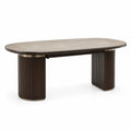 Mesa de Comedor Ovalada de Madera Marrón con Detalles en Metal